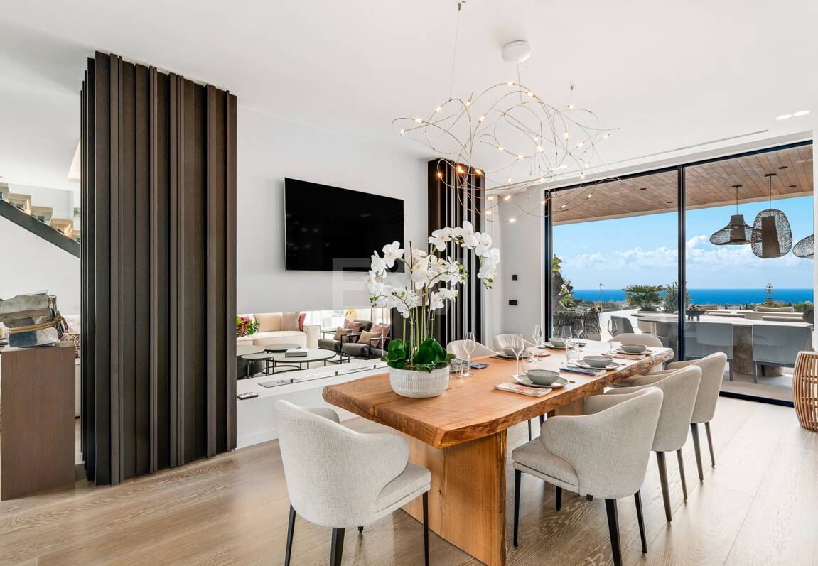 Spektakulär villa i Los Flamingos med panoramautsikt över havet