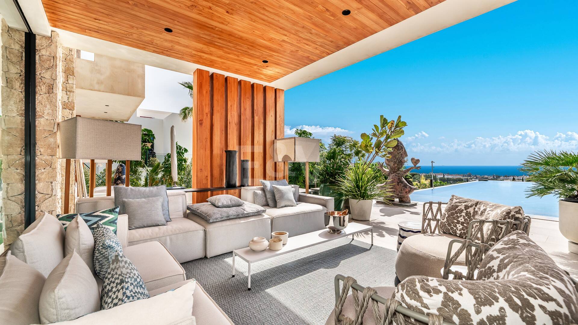 Espectacular villa en Los Flamingos con vistas panorámicas al mar