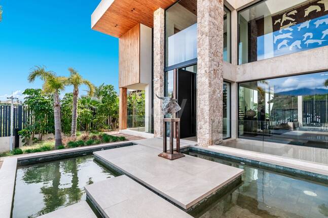 Spektakulär villa i Los Flamingos med panoramautsikt över havet