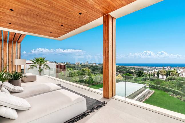 Spektakulär villa i Los Flamingos med panoramautsikt över havet