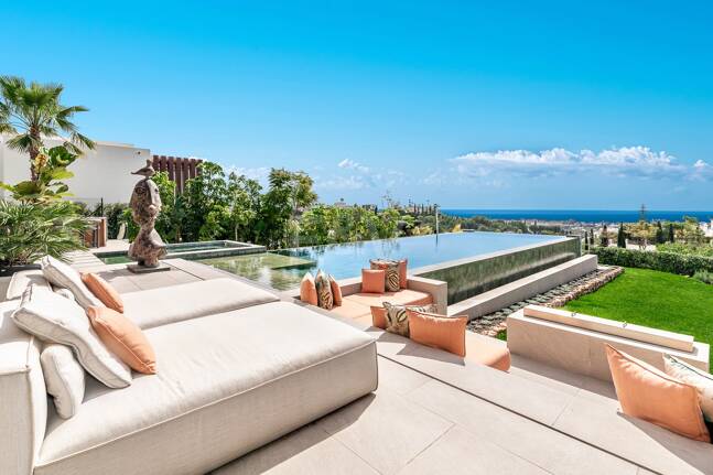 Spektakulär villa i Los Flamingos med panoramautsikt över havet
