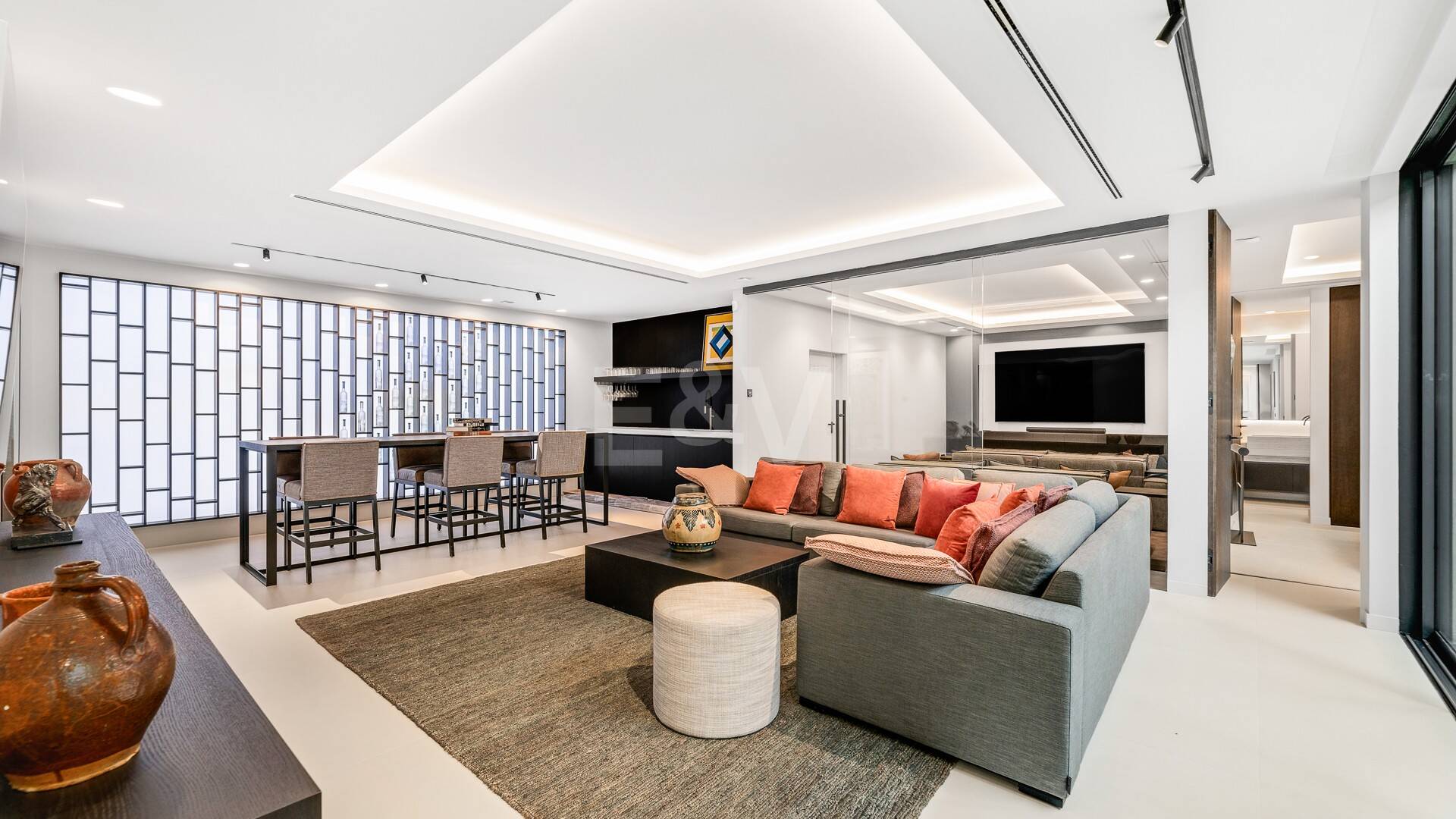 Espectacular villa en Los Flamingos con vistas panorámicas al mar