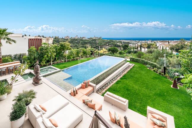 Spektakulär villa i Los Flamingos med panoramautsikt över havet