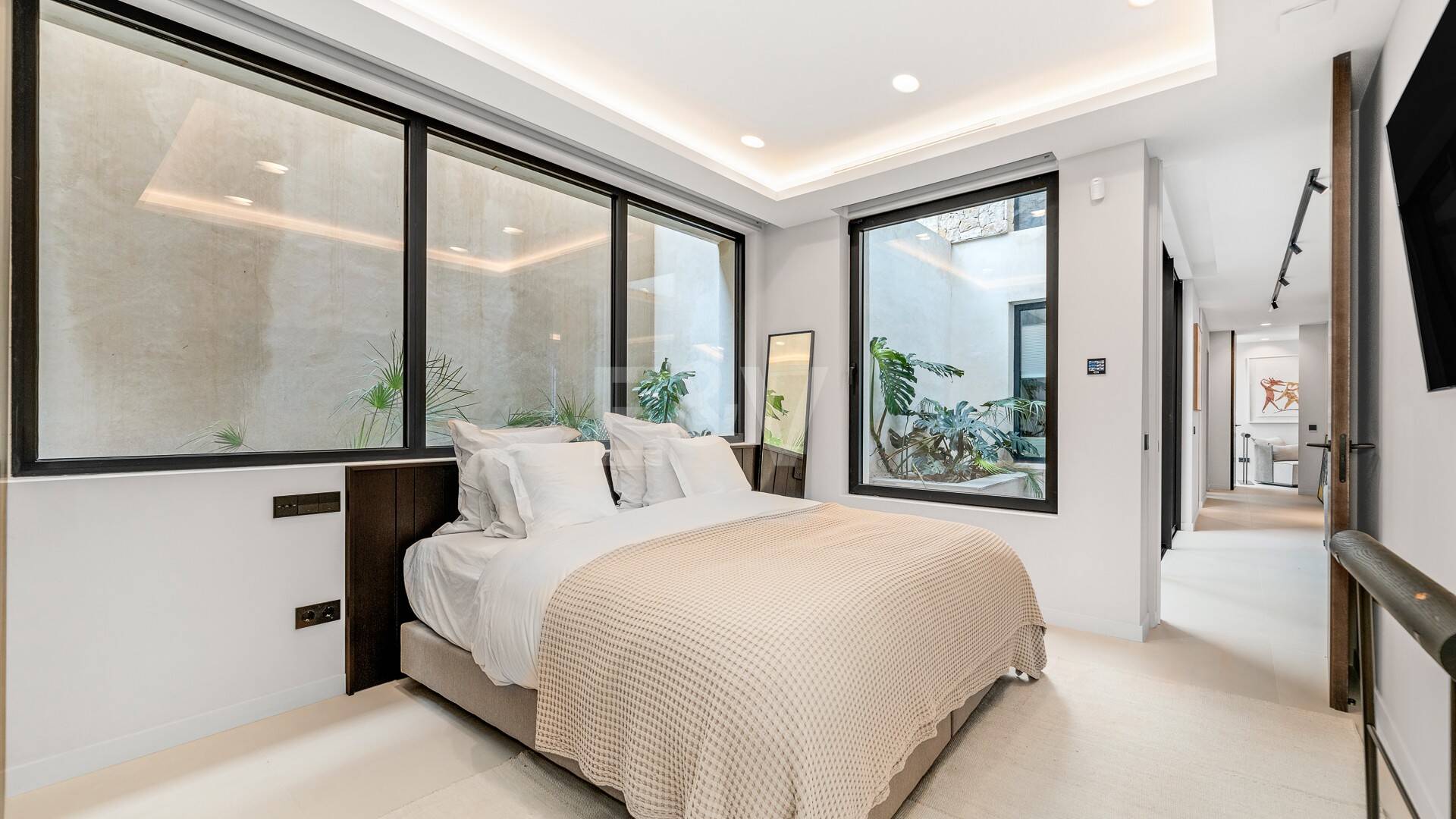 Espectacular villa en Los Flamingos con vistas panorámicas al mar