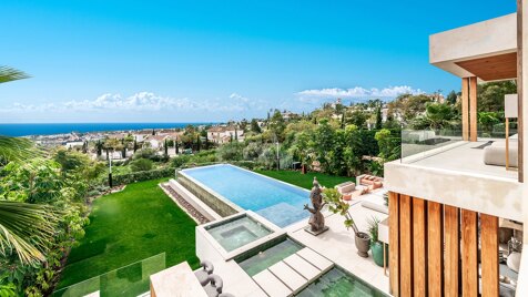 Spectacular villa in Los Flamingos with panoramic sea views