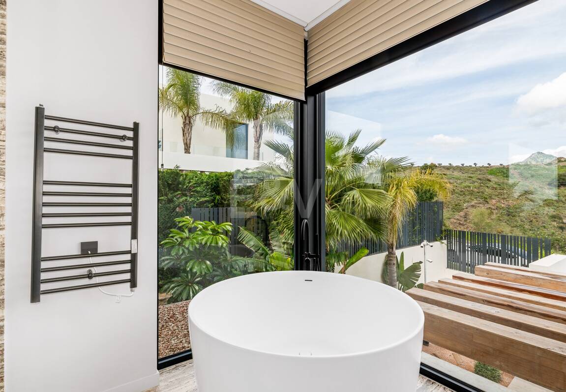 Spektakulär villa i Los Flamingos med panoramautsikt över havet