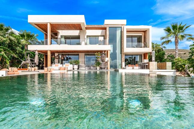 Spektakulär villa i Los Flamingos med panoramautsikt över havet
