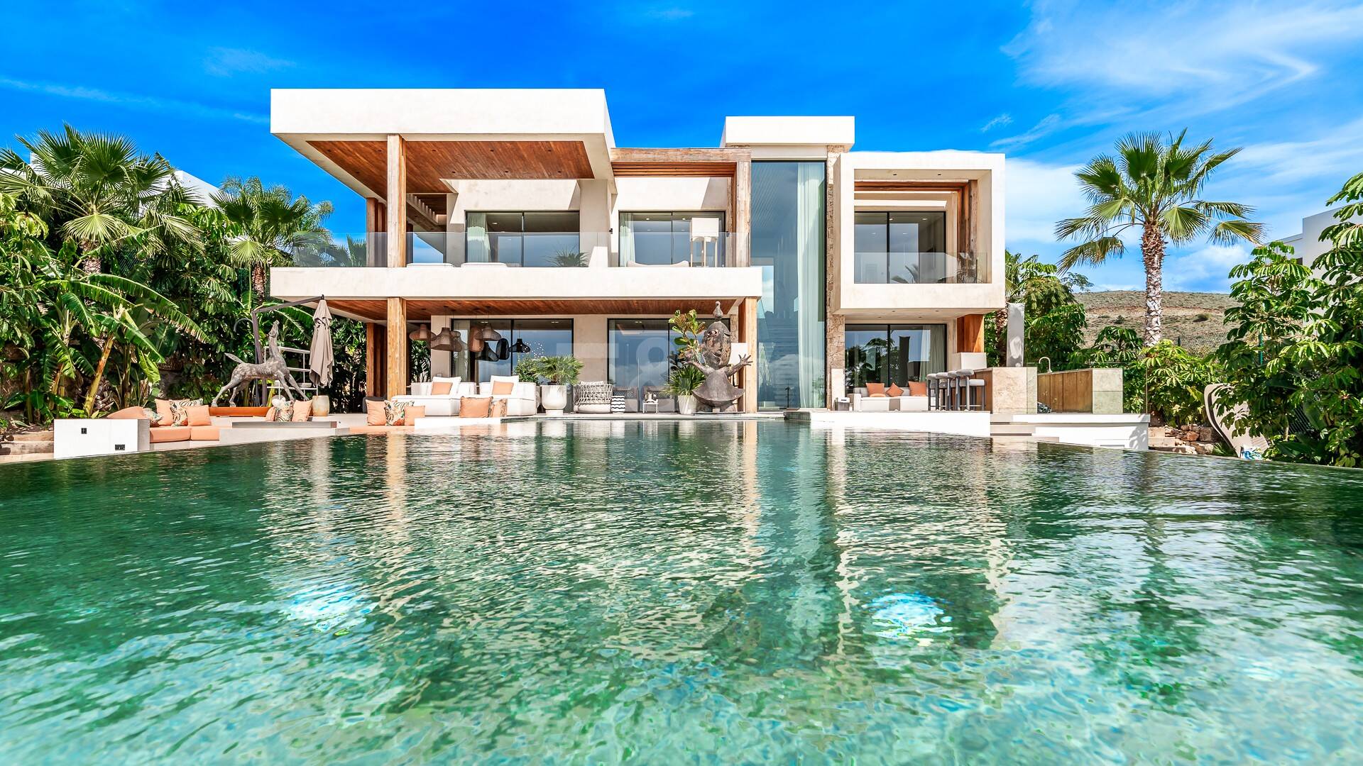 Espectacular villa en Los Flamingos con vistas panorámicas al mar