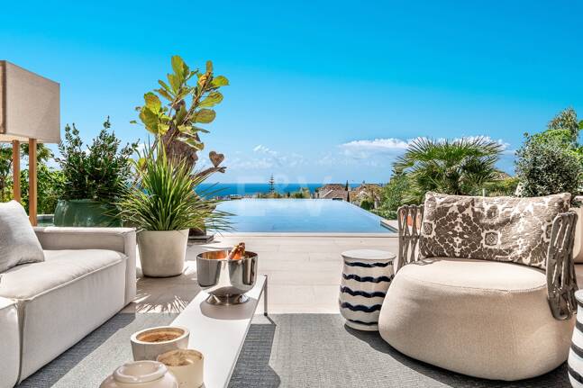 Spektakulär villa i Los Flamingos med panoramautsikt över havet