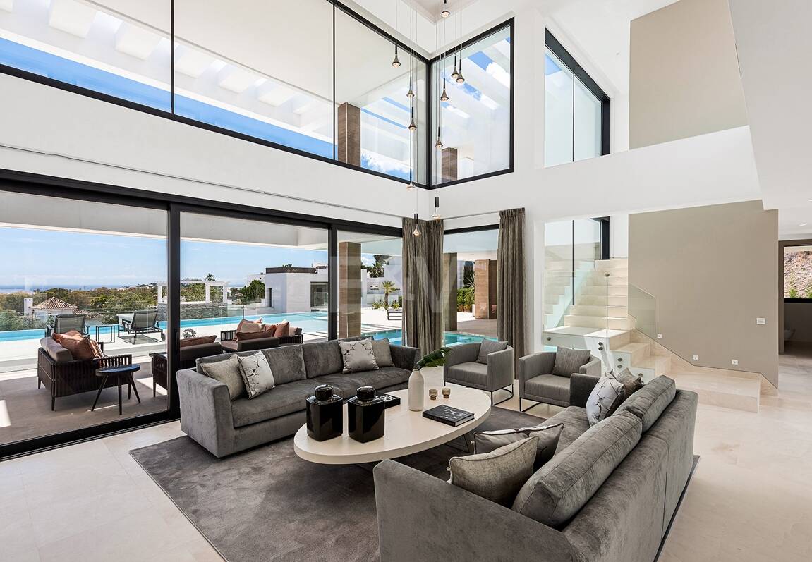 Luxury Modern villa with sea views in La Alqueria