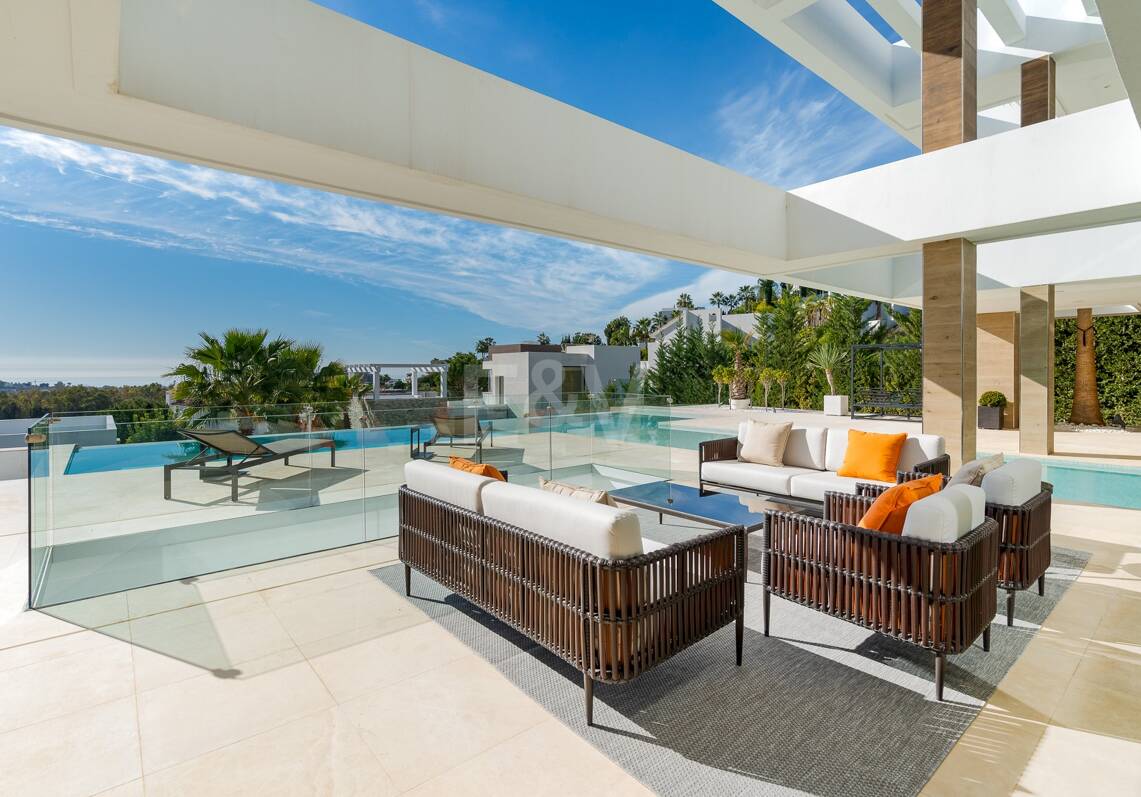 Luxuriöse moderne Villa mit Meerblick in La Alqueria