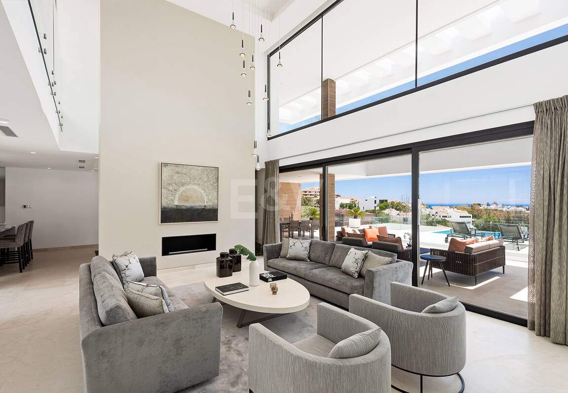 Luxury Modern villa with sea views in La Alqueria