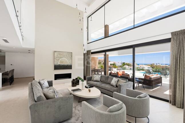 Luxury Modern villa with sea views in La Alqueria