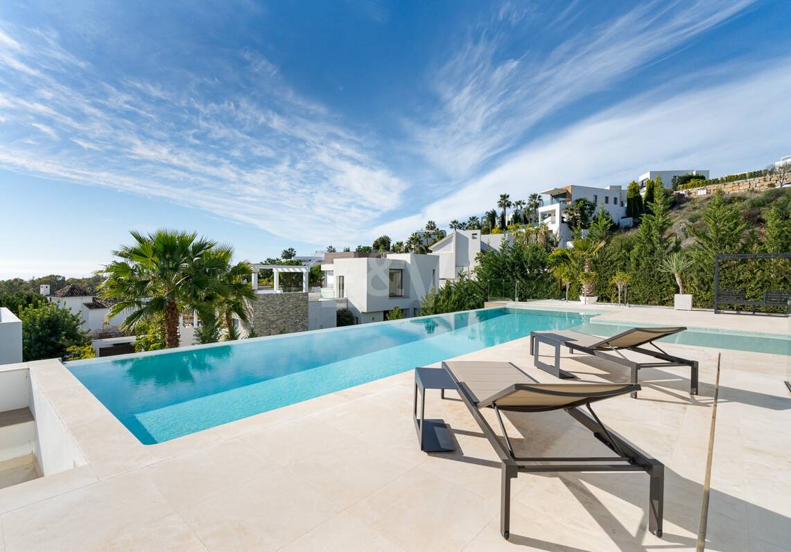 Luxuriöse moderne Villa mit Meerblick in La Alqueria