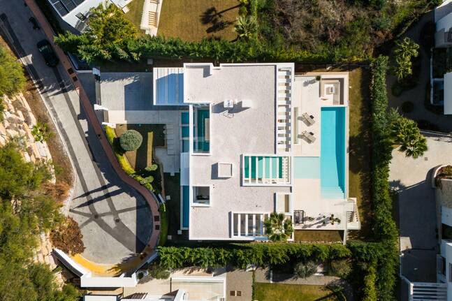 Luxury Modern villa with sea views in La Alqueria