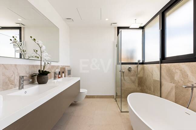 Luxury Modern villa with sea views in La Alqueria