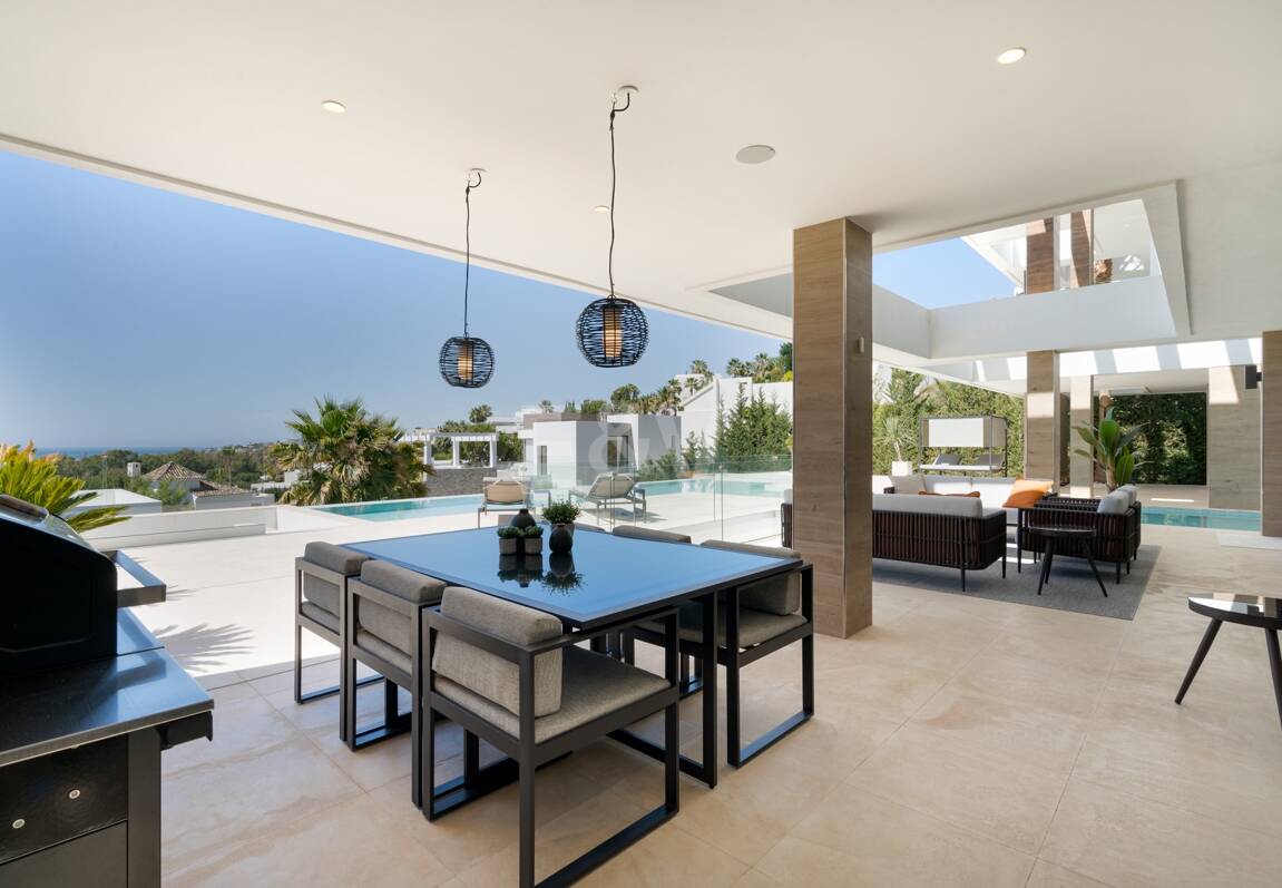 Luxury Modern villa with sea views in La Alqueria