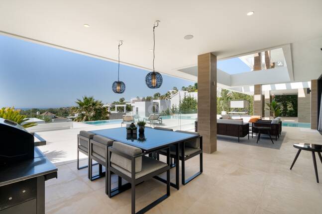 Luxury Modern villa with sea views in La Alqueria