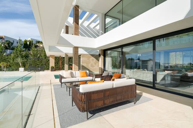 Luxury Modern villa with sea views in La Alqueria