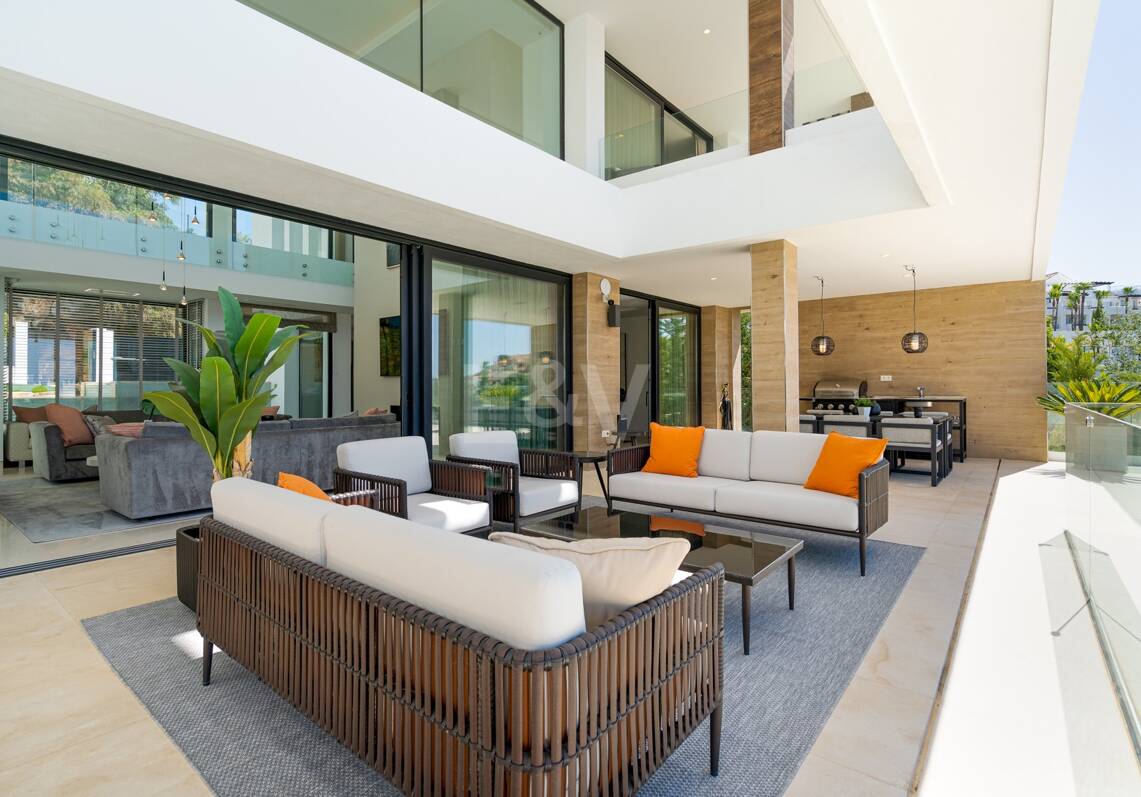Luxuriöse moderne Villa mit Meerblick in La Alqueria