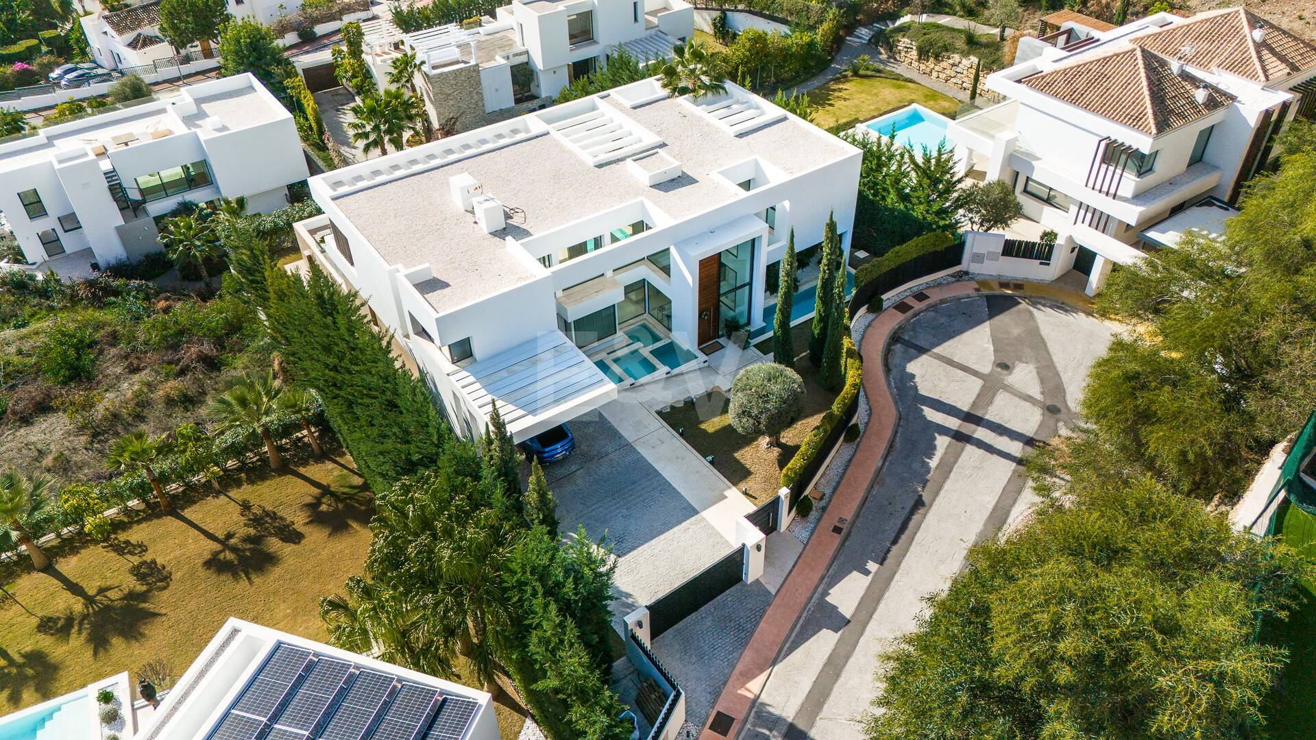 Luxury Modern villa with sea views in La Alqueria