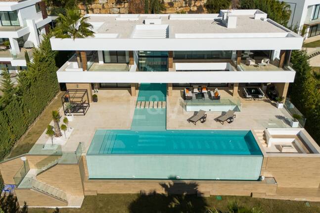 Luxury Modern villa with sea views in La Alqueria