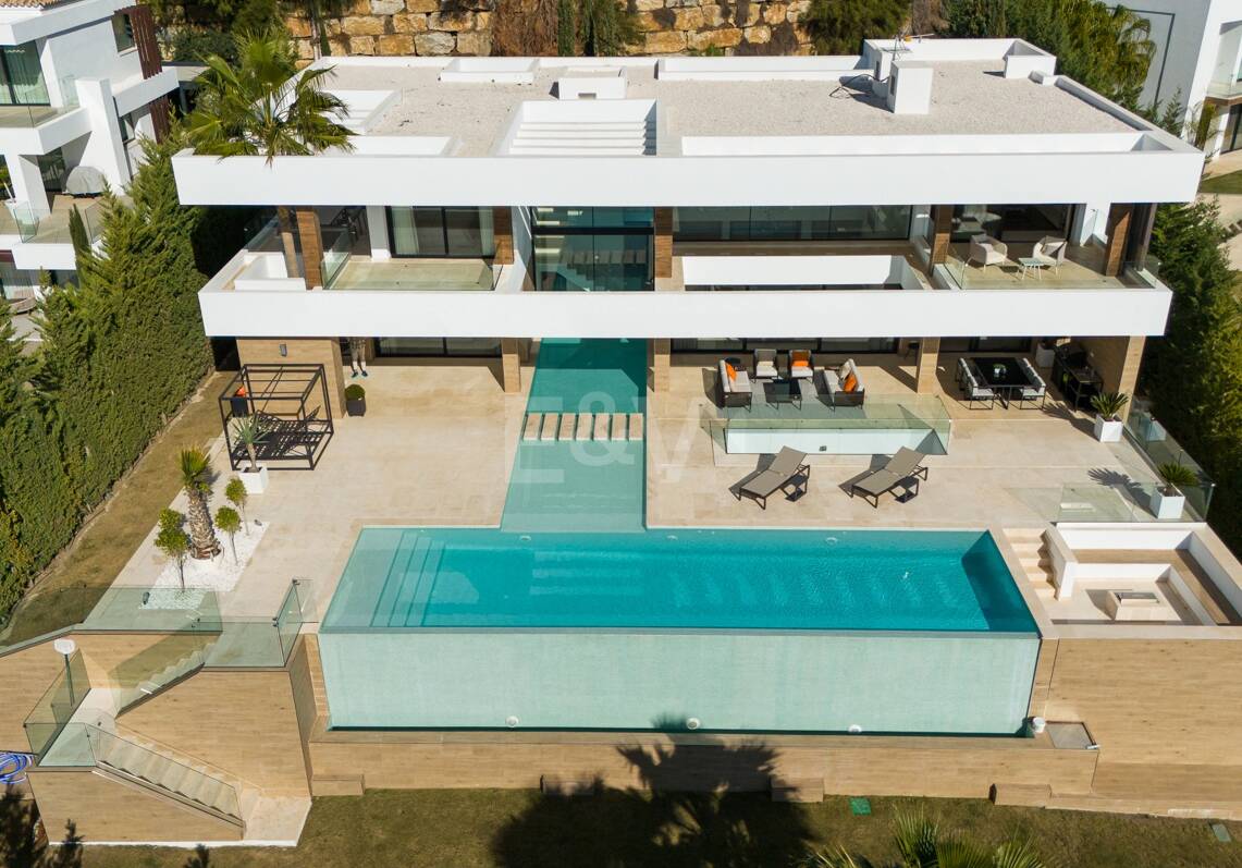 Luxuriöse moderne Villa mit Meerblick in La Alqueria
