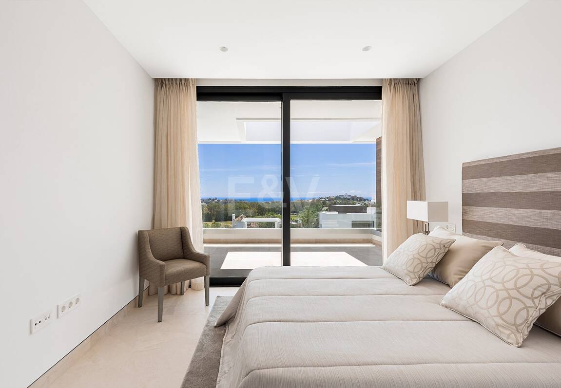 Luxury Modern villa with sea views in La Alqueria