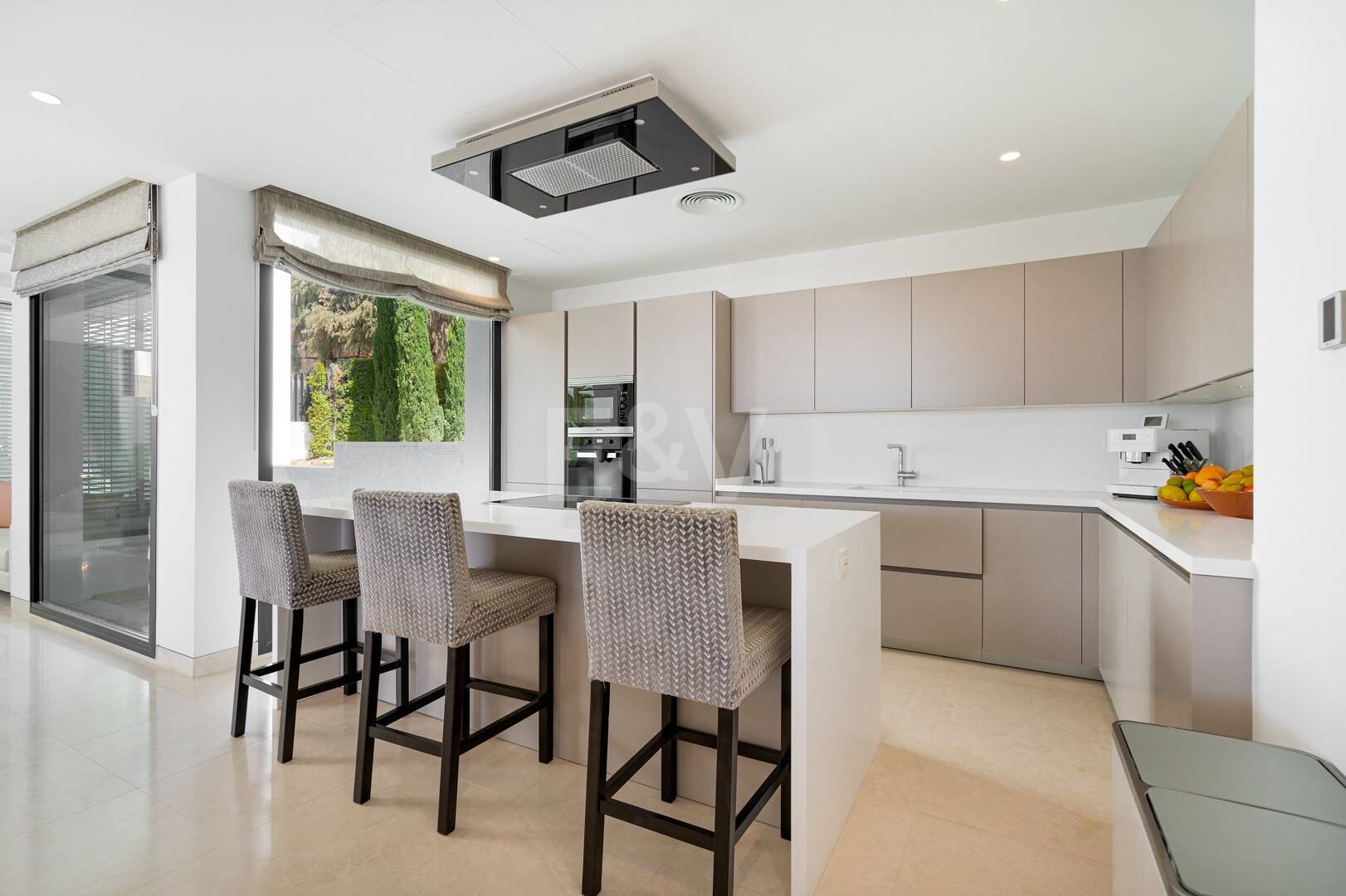 Luxury Modern villa with sea views in La Alqueria