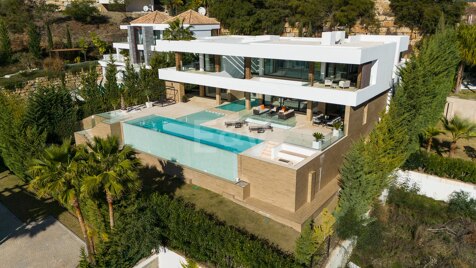 Villa moderna de lujo con vistas al mar en La Alqueria