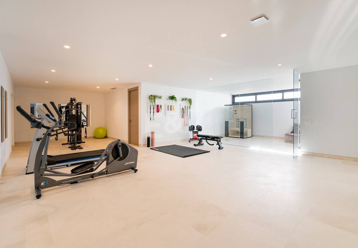 Luxury Modern villa with sea views in La Alqueria