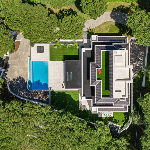 Magnificent 6-Bedroom Modern Villa in Hacienda Las Chapas