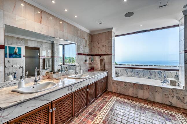 Einzigartige private Villa mit Panoramablick in La Mairena