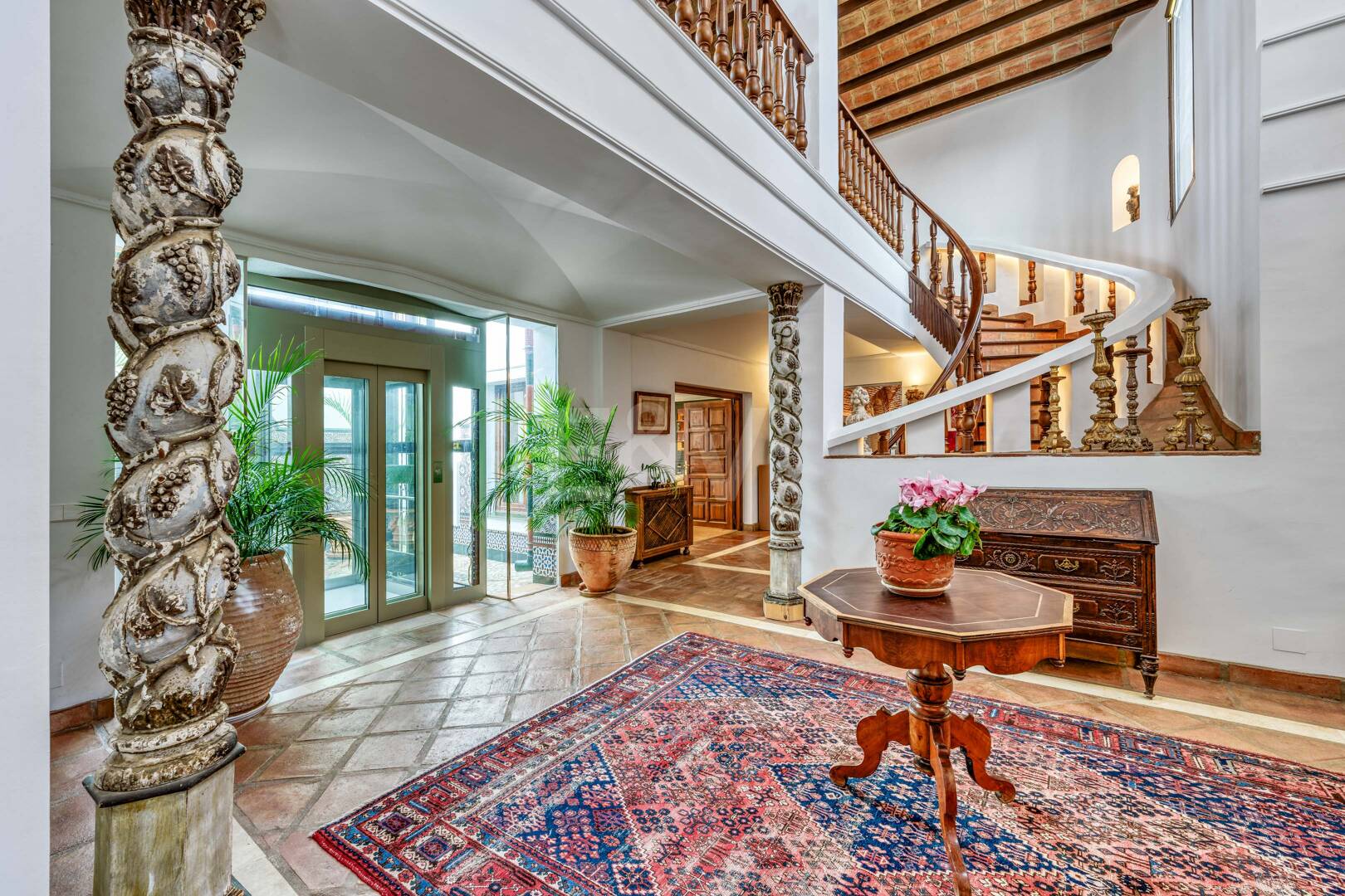 Villa de Privacidad Inigualable con Vista Panorámica en La Mairena