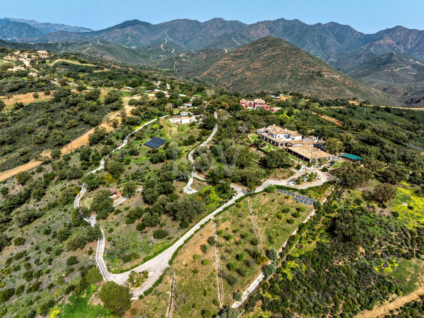 Villa de Privacidad Inigualable con Vista Panorámica en La Mairena