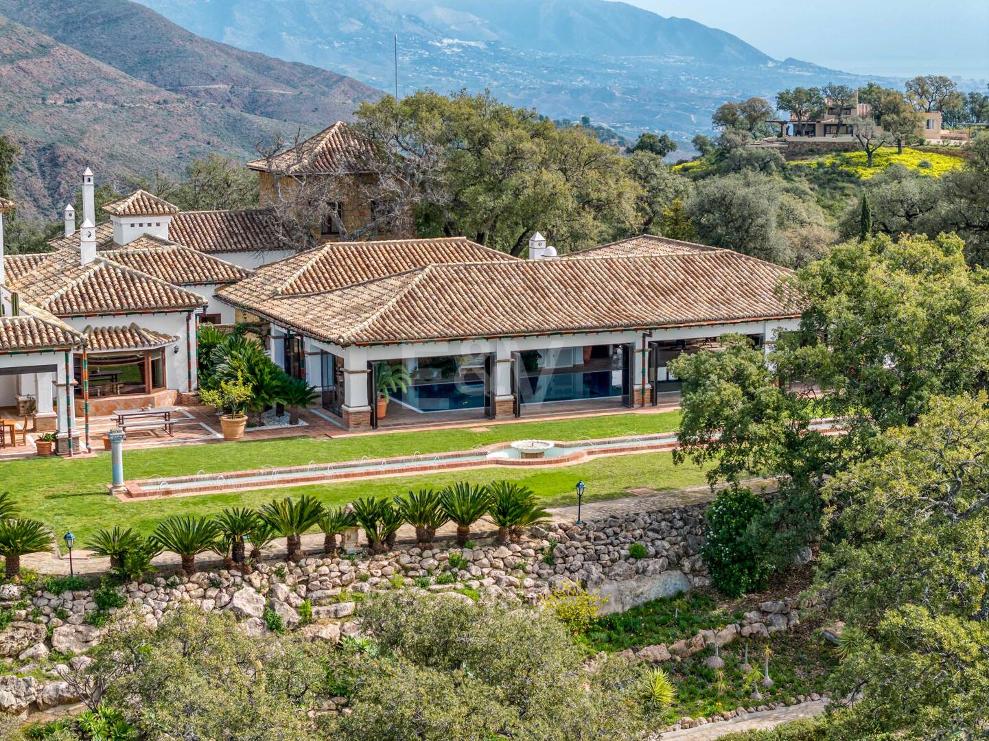 Villa de Privacidad Inigualable con Vista Panorámica en La Mairena