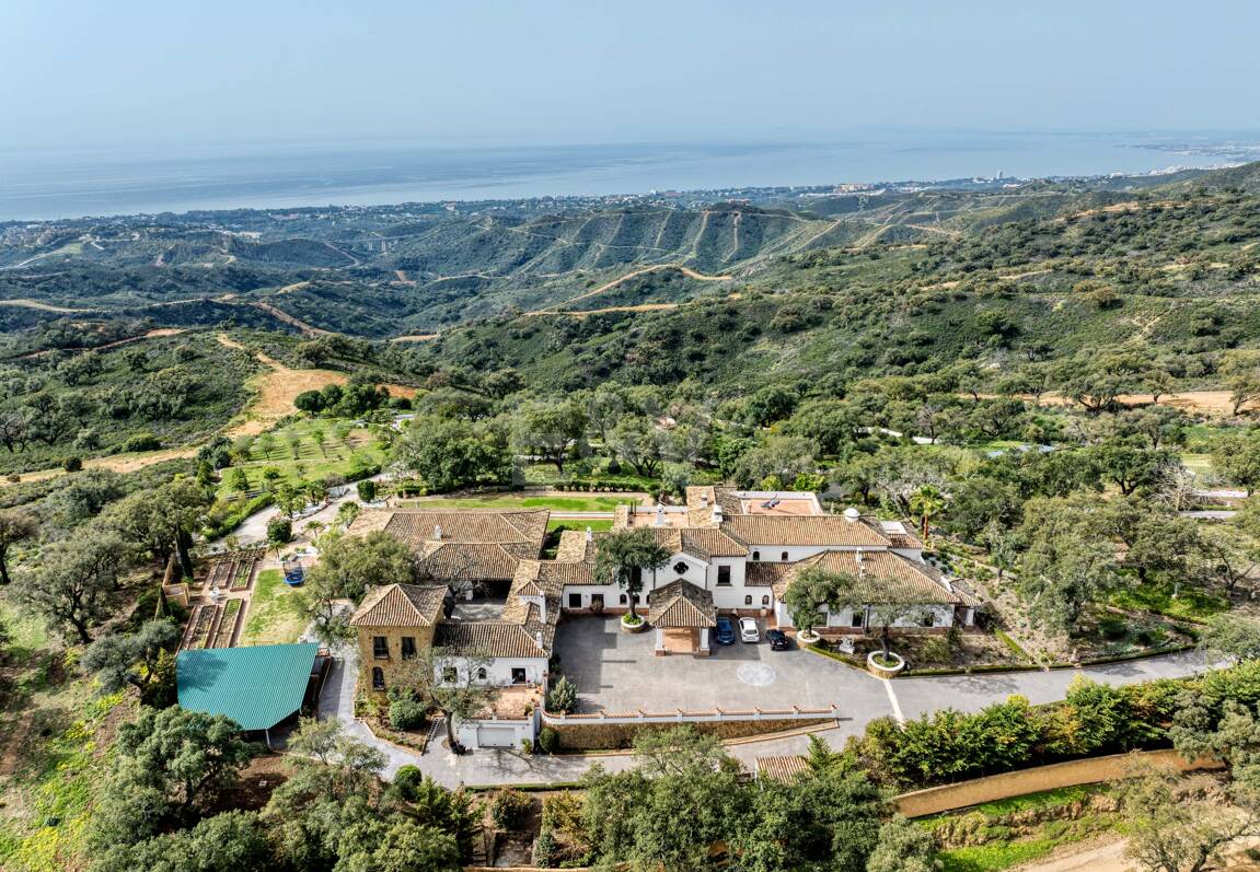 Einzigartige private Villa mit Panoramablick in La Mairena