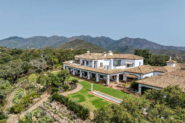 Einzigartige private Villa mit Panoramablick in La Mairena