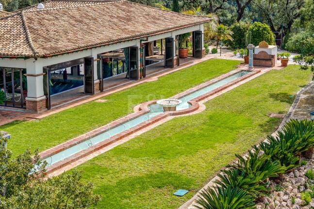 Einzigartige private Villa mit Panoramablick in La Mairena