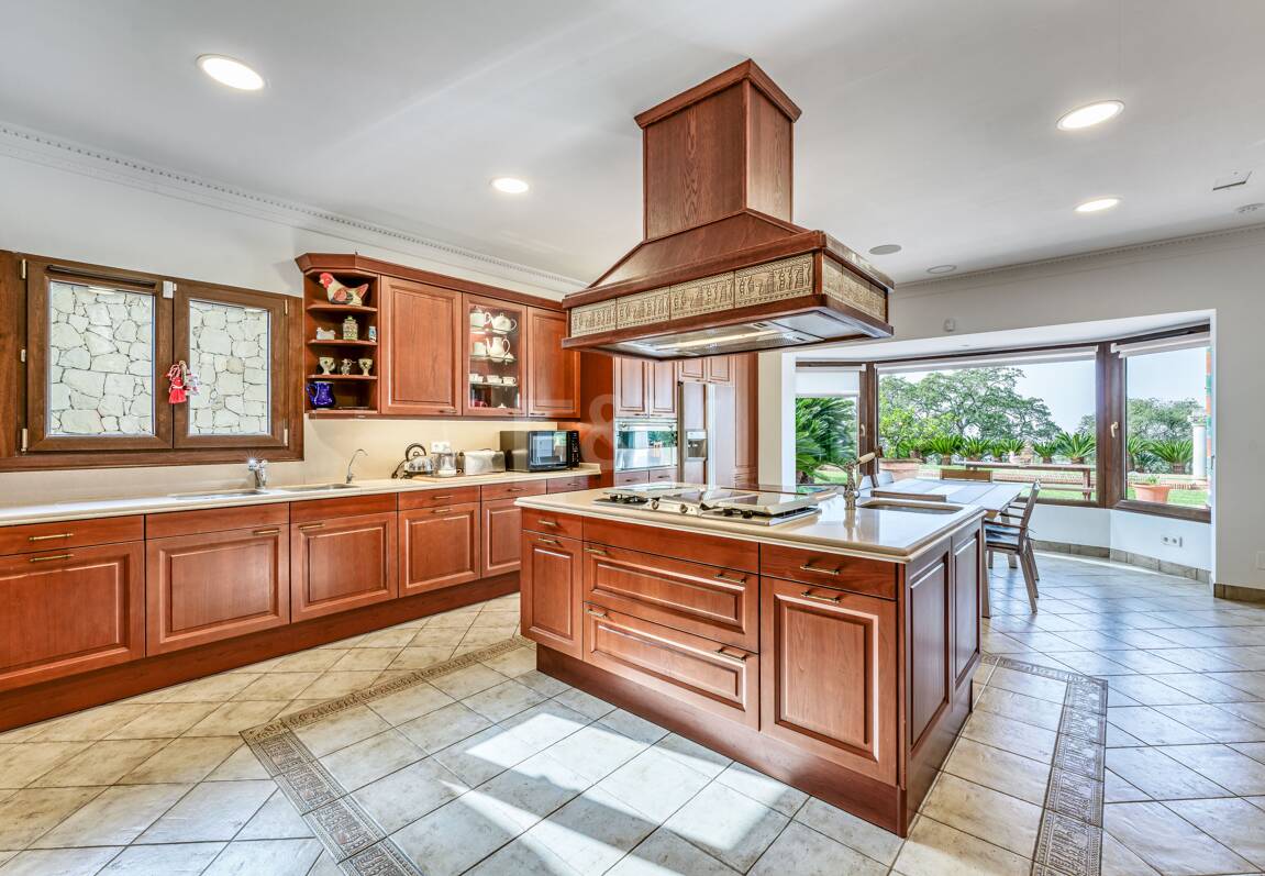 Einzigartige private Villa mit Panoramablick in La Mairena