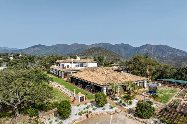 Einzigartige private Villa mit Panoramablick in La Mairena