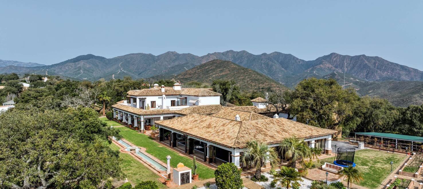 Oöverträffad Privacy Villa med Panoramic View i La Mairena