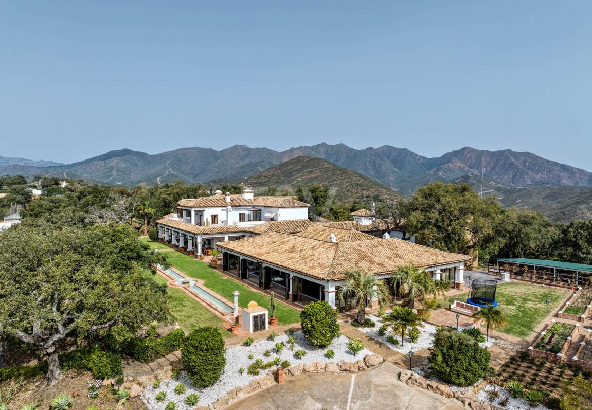 Einzigartige private Villa mit Panoramablick in La Mairena