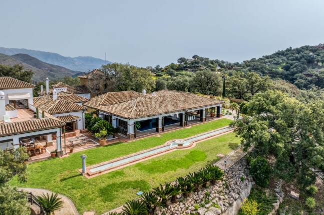 Einzigartige private Villa mit Panoramablick in La Mairena
