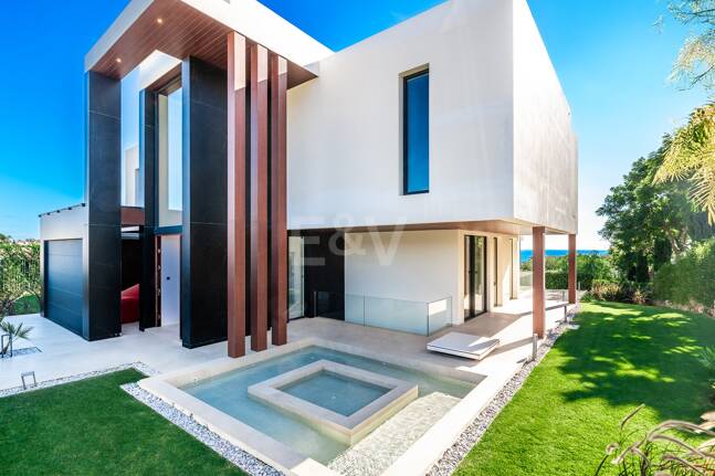 Villa Spectre – Simply the Best Value Villa in Flamingos