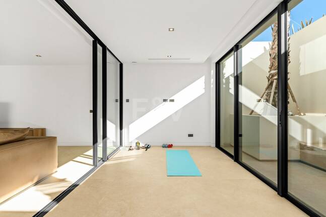 Villa Spectre – Simply the Best Value Villa in Flamingos