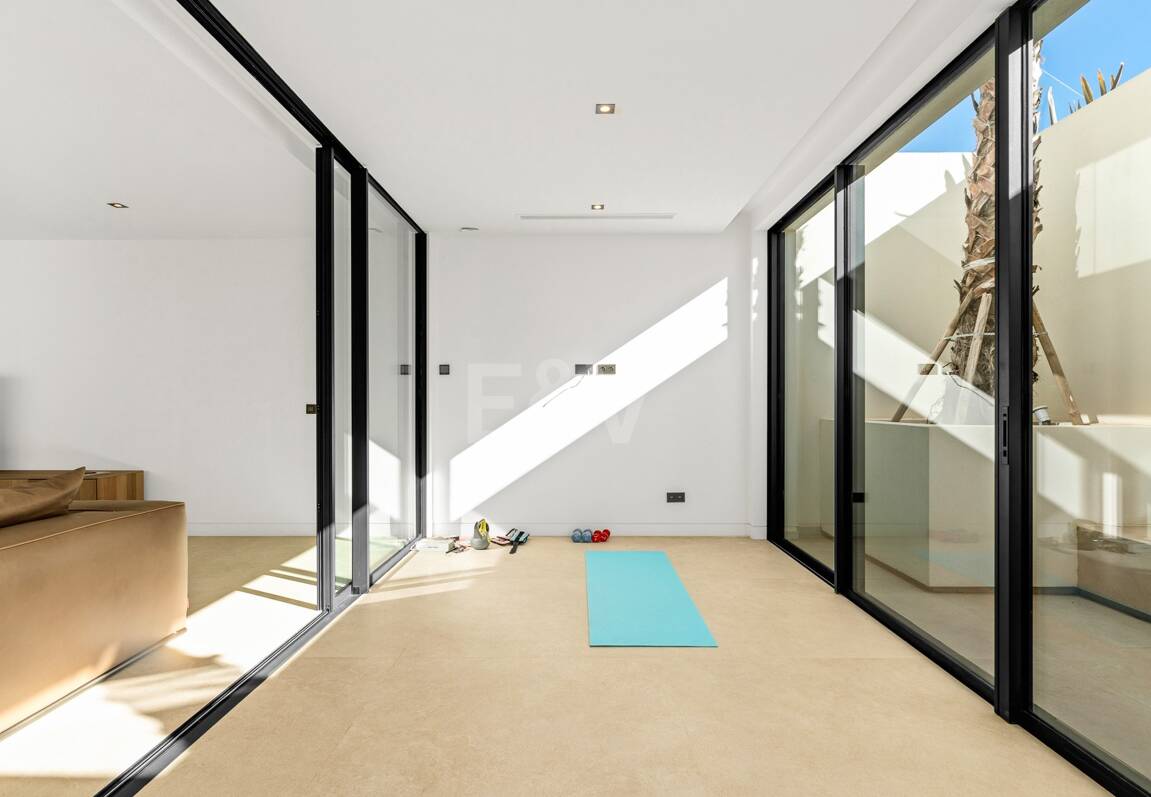 Villa Spectre – Simply the Best Value Villa in Flamingos