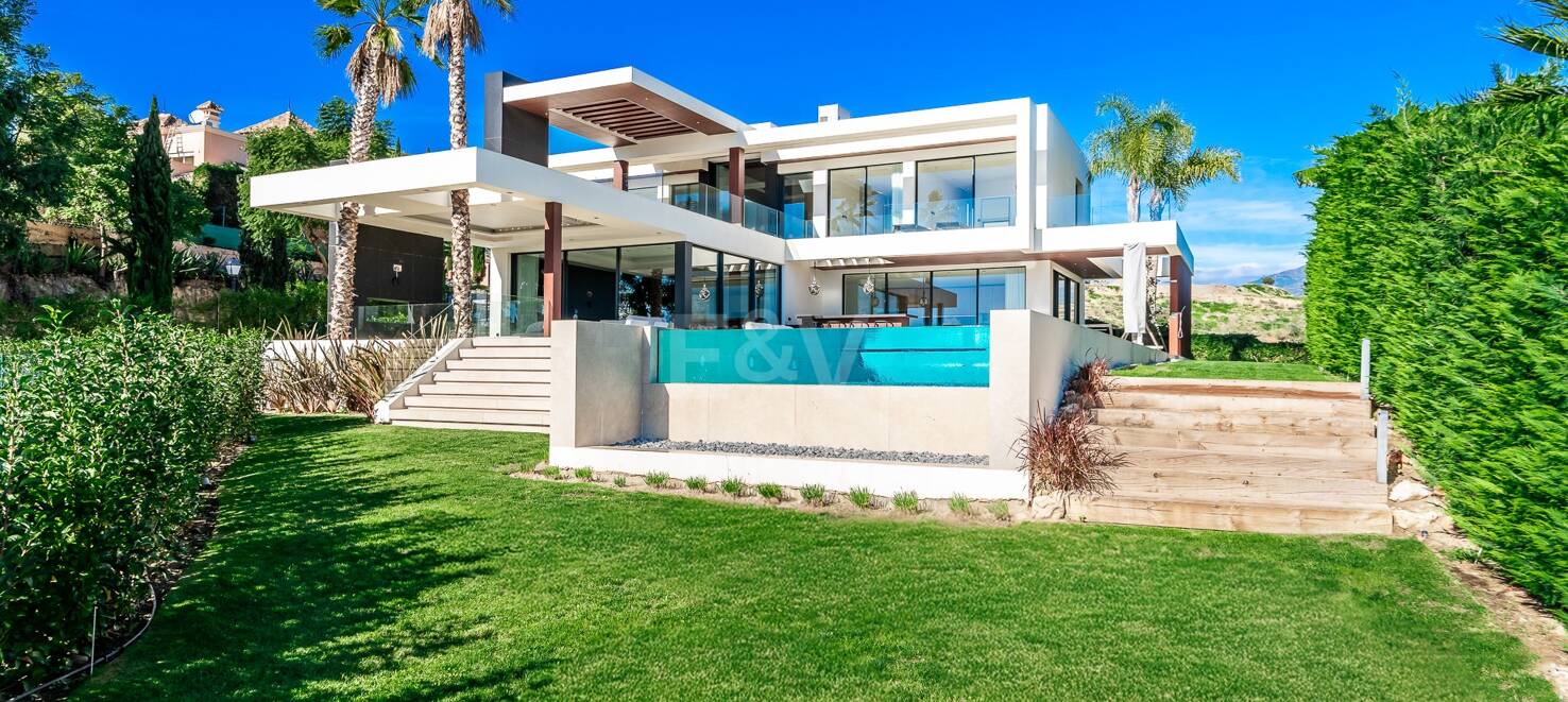 Villa Spectre – A James Bond-Inspired Masterpiece in Los Flamingos Golf