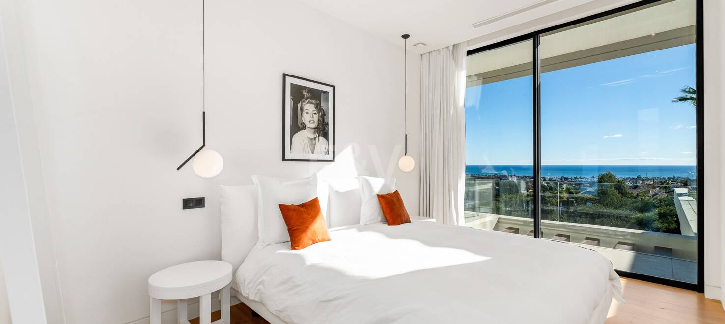 Villa Spectre – A James Bond-Inspired Masterpiece in Los Flamingos Golf