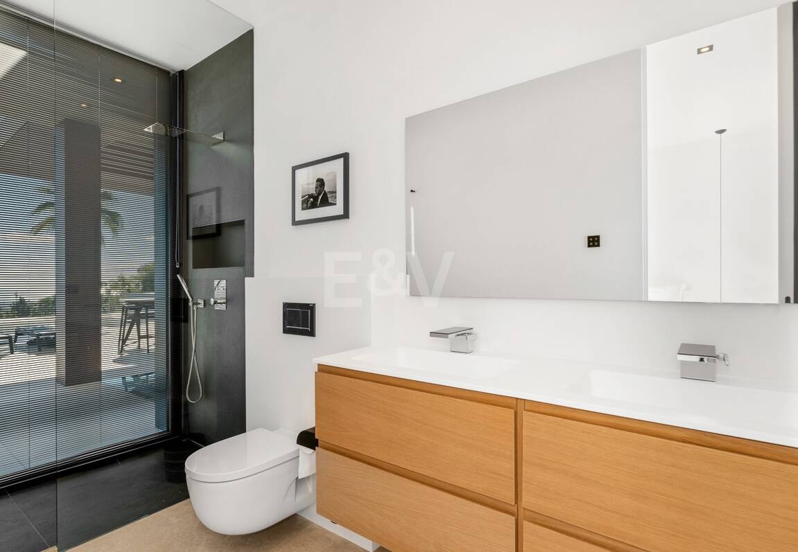 Villa Spectre – Simply the Best Value Villa in Flamingos